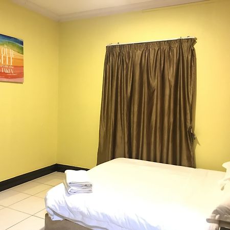 Sunset & Seaview Vacation Condos At Marina Court Resort Condo Kota Kinabalu Exterior photo