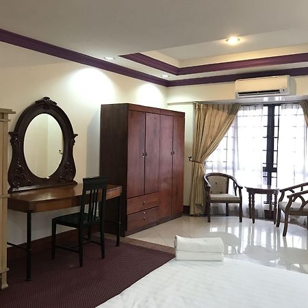 Sunset & Seaview Vacation Condos At Marina Court Resort Condo Kota Kinabalu Exterior photo